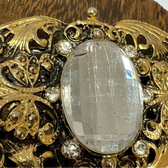 Large gold tone Hollywood Regency brooch pin clear rhinestones - Picture 2 of 7